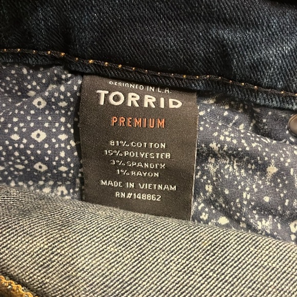 NWT Torrid Premium Ultra Stretch Cropped Jeans Size 18 - Picture 6 of 6